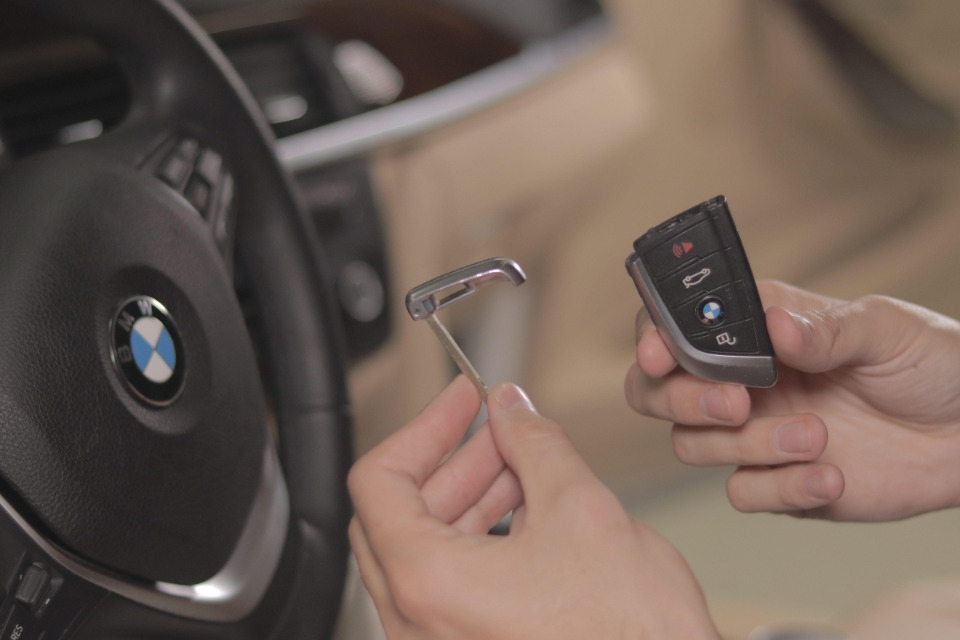 Top 10 BMW Key Fob hidden features. Check what you've got